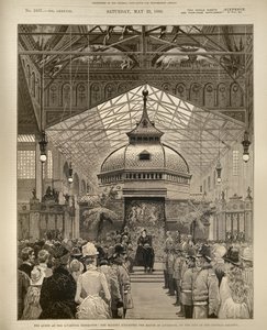 利物浦展览中的女王：陛下在1886年5月22日的伦敦新闻画报中，在中央画廊的戴斯上掠夺利物浦市长 作者 英语学校
