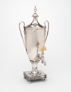 Urn，c.1790（谢菲尔德板和骨） 作者 英语学校