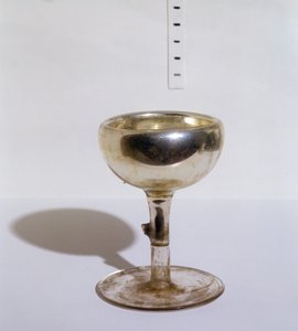 为James Dewar（1842-1923）19世纪制造的真空高脚杯 作者 英语学校