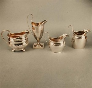 收集奶油壶，所有乔治三世时期（1760-1820）（银） 作者 英语学校英语学校