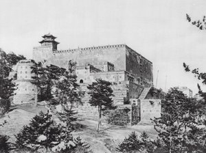 热河，布达拉宫，池里，布达拉宫主建筑，西南远景（黑白照片） 作者 恩斯特·波尔施曼
