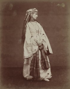 莎拉·伯恩哈特（Sarah Bernhardt）在扎伊尔（Voltaire），1874年。 作者 艾蒂安·卡加特