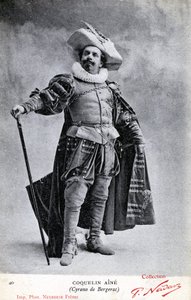 康斯坦丁-科奎林（Constant Coquelin）又名科奎林（Coquelin aîné）（1841年-1909年），穿着《西拉诺-德-贝尔热拉克》的服装（照片）。