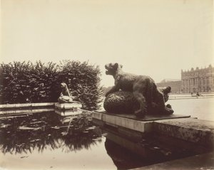 凡尔赛，Fontaine du Point du Jour, Tigre Terrassant un Ours by Houzeau, 1903. 作者 欧仁·阿格特
