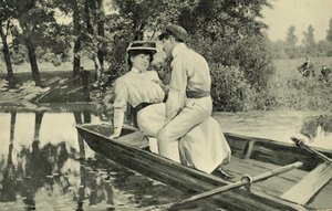 Couple of lovers in a rowing boat (b/w photo) 作者 欧洲摄影师