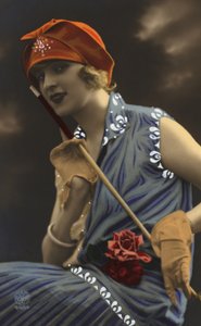 手持拐杖的女孩（彩色照片） 作者 欧洲学校