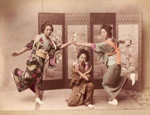 约 1895 年跳舞的女孩（照片）