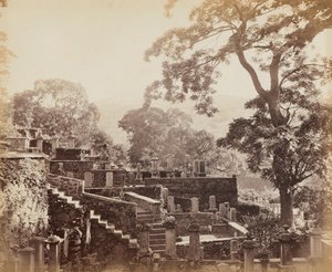 日本寺庙墓地，长崎顺天堂，约1867年。 作者 费利斯 A. 比托