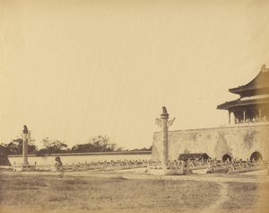 北京冬宫入口，1860 年 10 月 作者 菲利斯·比托（Felice Beato）