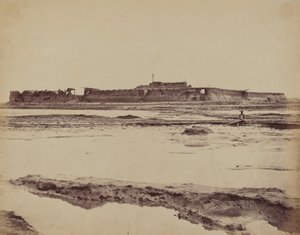 1860年8月21日，Peiho河上的北塔库堡外观，显示英国和法国入口 作者 菲利斯·比托（Felice Beato）