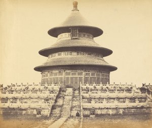 神圣的天坛，皇帝每年都会在中国八角的北京城市献祭 作者 菲利斯·比托（Felice Beato）