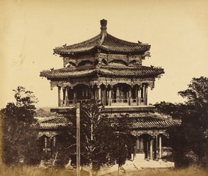 1860年10月18日，北京烧宫之前的大皇宫 作者 菲利斯·比托（Felice Beato）
