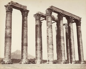 雅典卫城的奥林匹亚宙斯神庙（Olympeion）或奥林匹亚宙斯神庙，位于雅典的卫城。