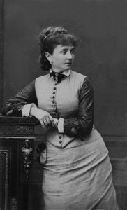Henriette Petit de Verissey 夫人，Mulnier 摄，1867 年巴黎世界博览会期间