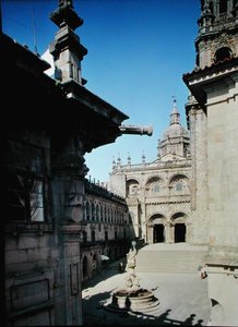 南立面和Plaza de Praterias 作者 费尔南多·德·卡萨斯·诺瓦