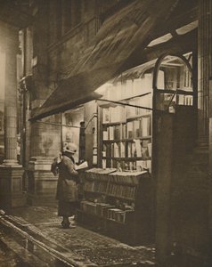 湿润的冬日夜晚和布鲁姆斯伯里的爱书人》，约1935年。 作者 芬查姆