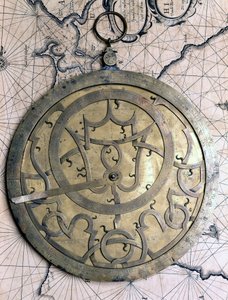 16 世纪的佛兰芒星盘（鲁汶）。米兰城堡博物馆 作者 佛兰芒学校