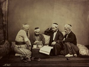 专辑Damas et Baalbek：一群坐在桌子旁的叙利亚人 作者 菲利克斯邦菲尔斯
