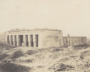 Denderah Tentyris，阿托尔神庙--总视图，1851-52年，1853-54年印刷。 作者 费利克斯·泰纳德