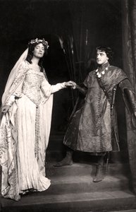 1907年在Paola和Francesca的Dorothea Baird 1875-1933年和Harcourt Williams 1880-1957年。 作者 富勒姆和班菲尔德