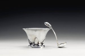碗和汤匙，约1910年（银） 作者 弗朗西斯·麦克贝斯·格里斯纳（Frances MacBeth Glessner）