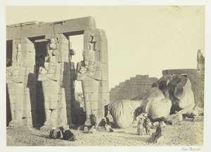 奥西里德柱子和大堕落巨石，在底比斯的Memnonium，1857年。 作者 弗朗西斯·弗里斯