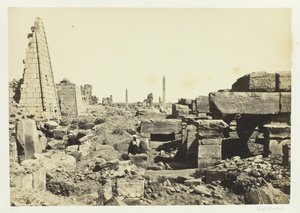 卡纳克的景色，从花岗岩塔架上看，1857年。