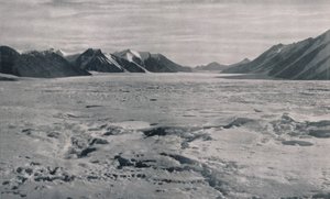 出口冰川谷完全充满冰块，c1911，1913年 作者 弗兰克·德本汉