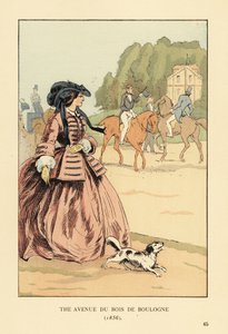 戴着帽子、穿着夹克和宽大的衬衣的女人带着狗在骑马道上观看骑马者和马车。巴黎布洛涅森林大道 作者 弗朗索瓦·库本（FrançoisCourboin）