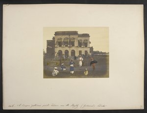 一位英国绅士的住宅，[加尔各答花园大道]，约 1851-52 年（手绘彩色照片）