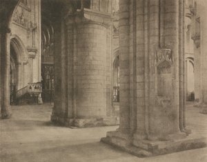 摄影作品：伊利大教堂：横跨中殿和八角形，1903年。