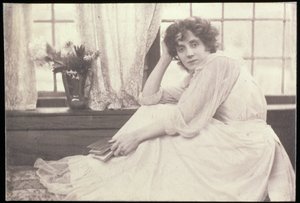 Beatrice Stella Tanner（1865-1940）的肖像照片Patrick Campbell夫人，Frederick Hollyer（1837-1933） 作者 弗雷德里克·霍利尔