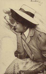 一个戴着帽子和吸烟的年轻女子（photocollage） 作者 法国摄影师