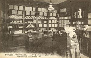 Chocolate shop, 92 Rue Denfert-Rochereau, Paris (b/w photo) 作者 法国摄影师