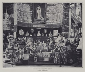 Exhibition of wares from the Signa factory, Florence, in the Italian pavilion at the Exposition Universelle 1900, Paris (b/w photo) 作者 法国摄影师