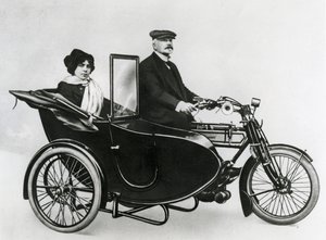 Jouve＆Co。侧车，1914年 作者 法国摄影师
