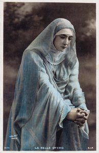 La Belle Otero（1868-1965 年），西班牙女演员、舞者和歌妓。 作者 法国摄影师