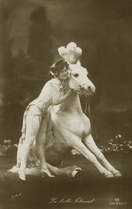 La Belle Titcomb（黑白照片） 作者 法国摄影师
