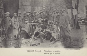 Maxim gun in position, Albert, Somme, First World War (b/w photo) 作者 法国摄影师
