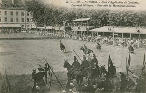 在索米尔的骑兵学校游行。明信片于1913年寄出。 作者 法国摄影师