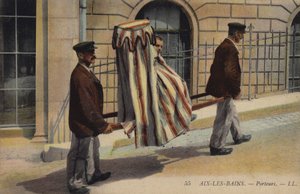 搬运Aix-Les-Bains病人的搬运工（彩色照片） 作者 法国摄影师