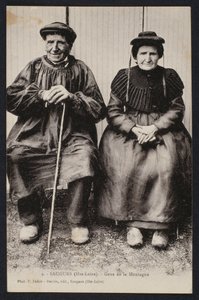在Saugues，Haute-Loire，c.1900描绘山人的明信片 作者 法国摄影师