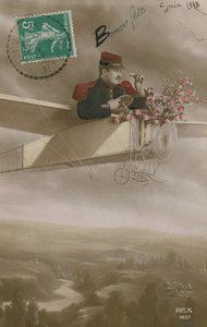 送花的飞行员的明信片，于1913年6月6日发送（手工彩色照片） 作者 法国摄影师