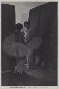 Salon de Photographe: Dans la Coulisse (Behind the Scenes) (b/w photo) 作者 法国摄影师