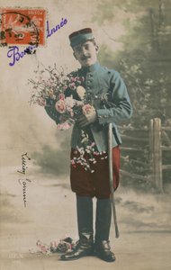 运载一束花的战士，新年明信片，1913年 作者 法国摄影师
