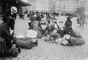 战时难民，Gare de Lyon，巴黎，1914年 作者 法国摄影师