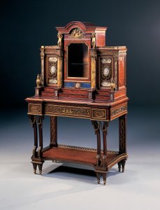 Maison Millet摄于1880年的圣母院（ormolu和半宝石镶嵌在核桃和桃花心木上）（362850） 作者 法语学校