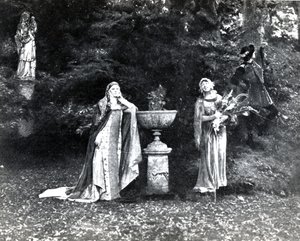 第一幕，德布西的Pelleas et Melisande场景3，1902年4月在巴黎歌剧院合唱的第一部作品的照片，剧院杂志的插图，1902年6月（李