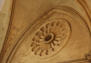 描绘雕刻玫瑰花的视图 作者 法语学校