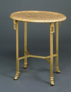 Directoire Gueridon，c.1799（ormolu 和大理石） 作者 法语学校